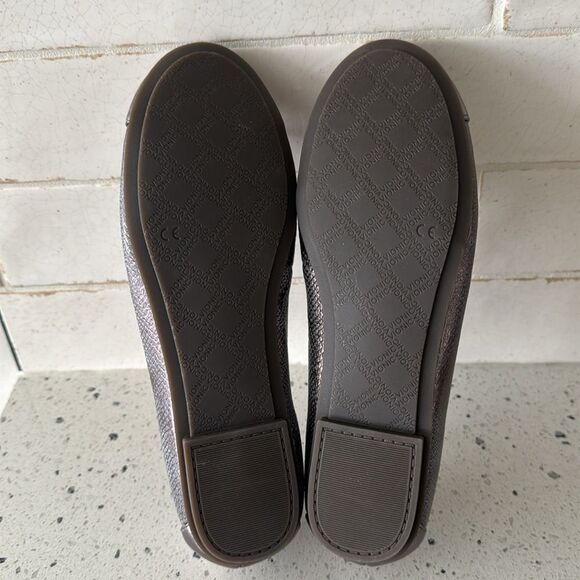 Vionic Silver Flats with Bow Detail - Picture 8 of 12